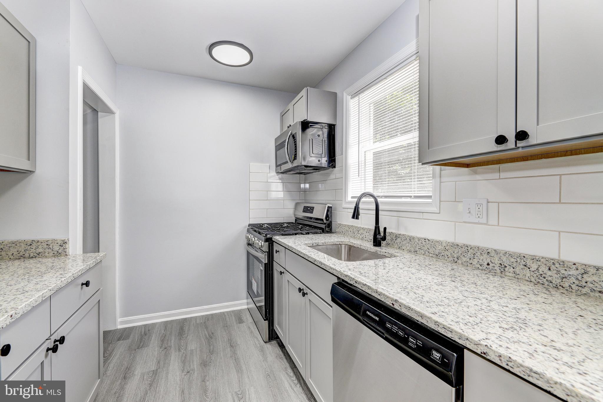 GLEN OAKS - Residential