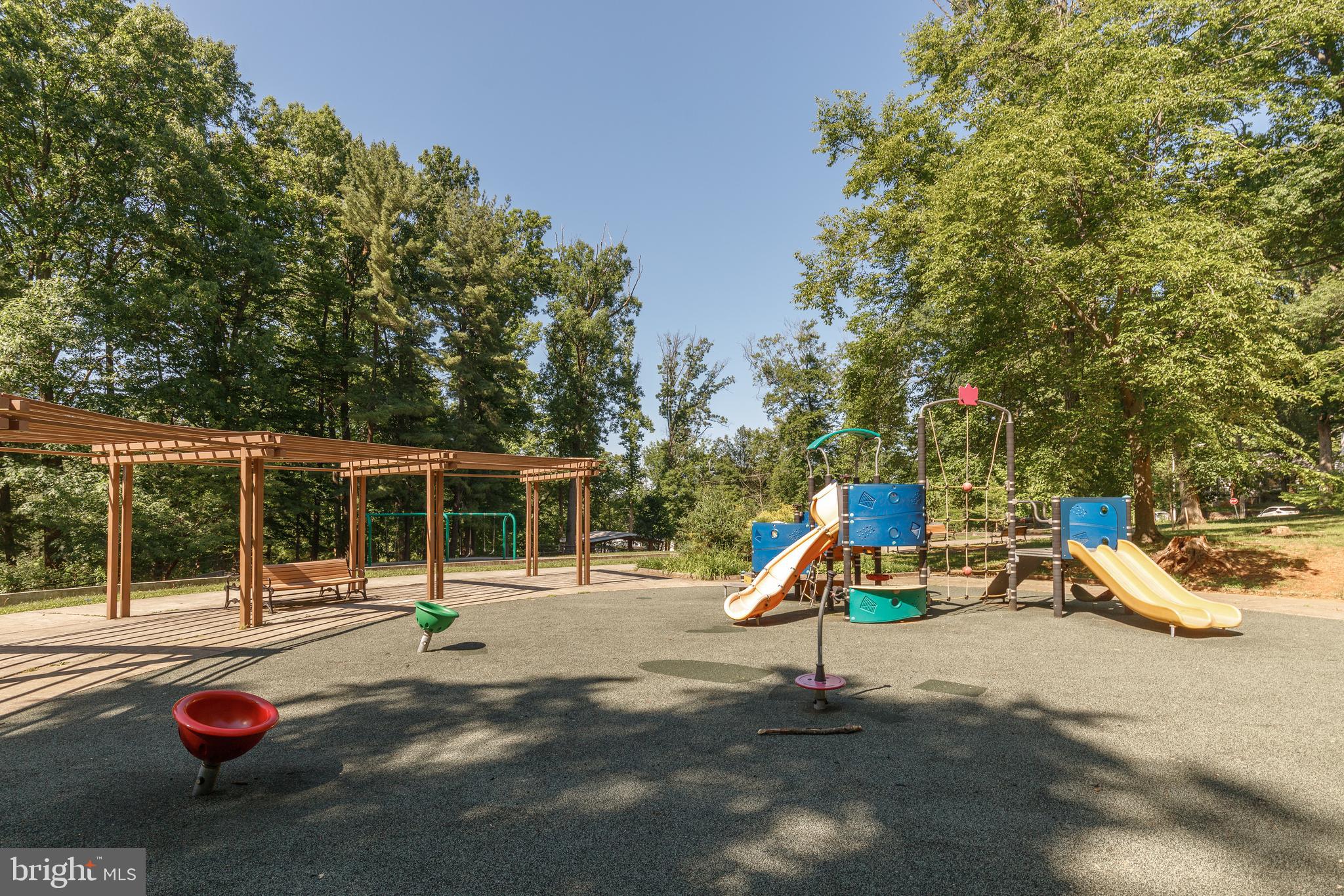 GLEN OAKS - Residential