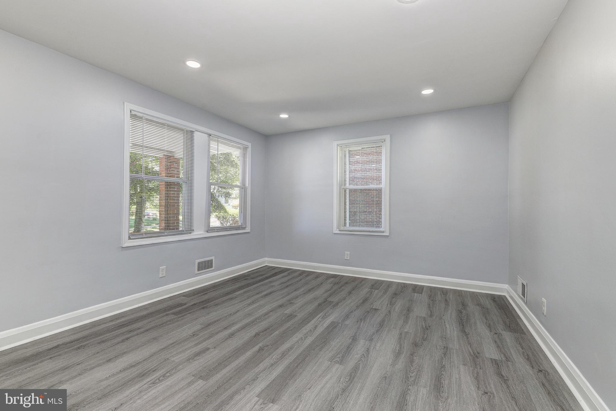 GLEN OAKS - Residential