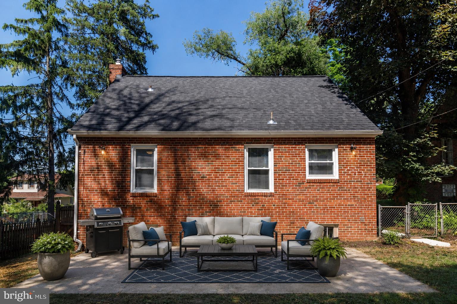 GLEN OAKS - Residential