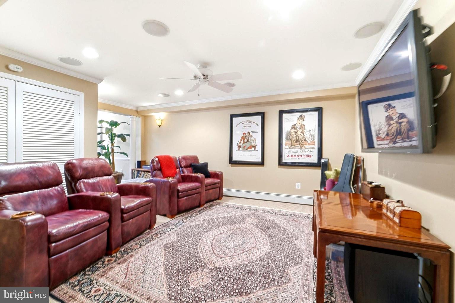 RIVERSIDE MANOR - Residential