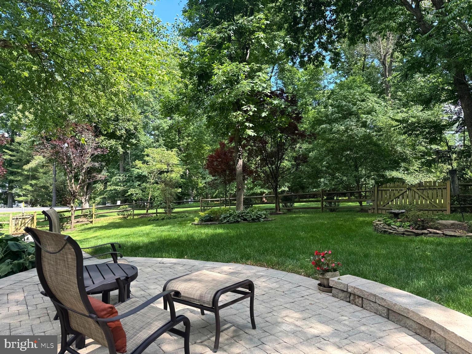 RIVERSIDE MANOR - Residential