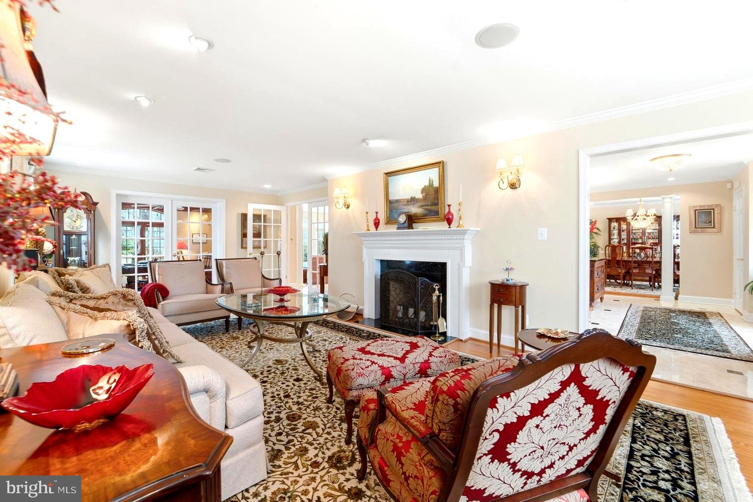 RIVERSIDE MANOR - Residential