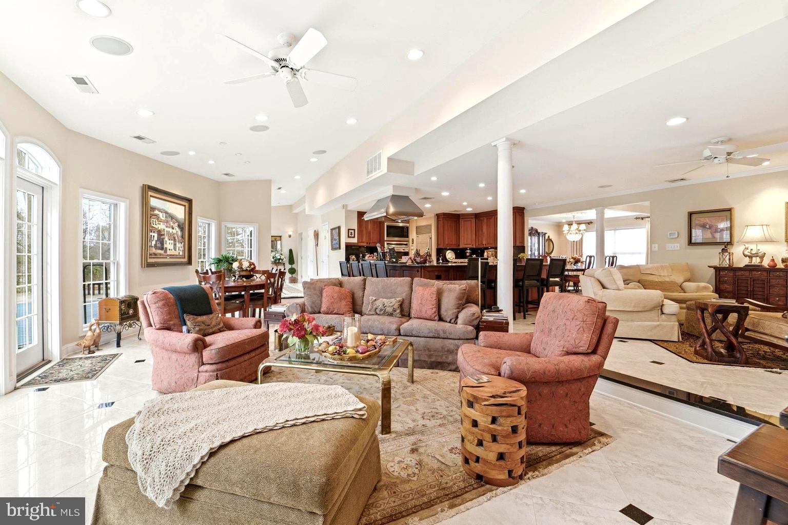 RIVERSIDE MANOR - Residential