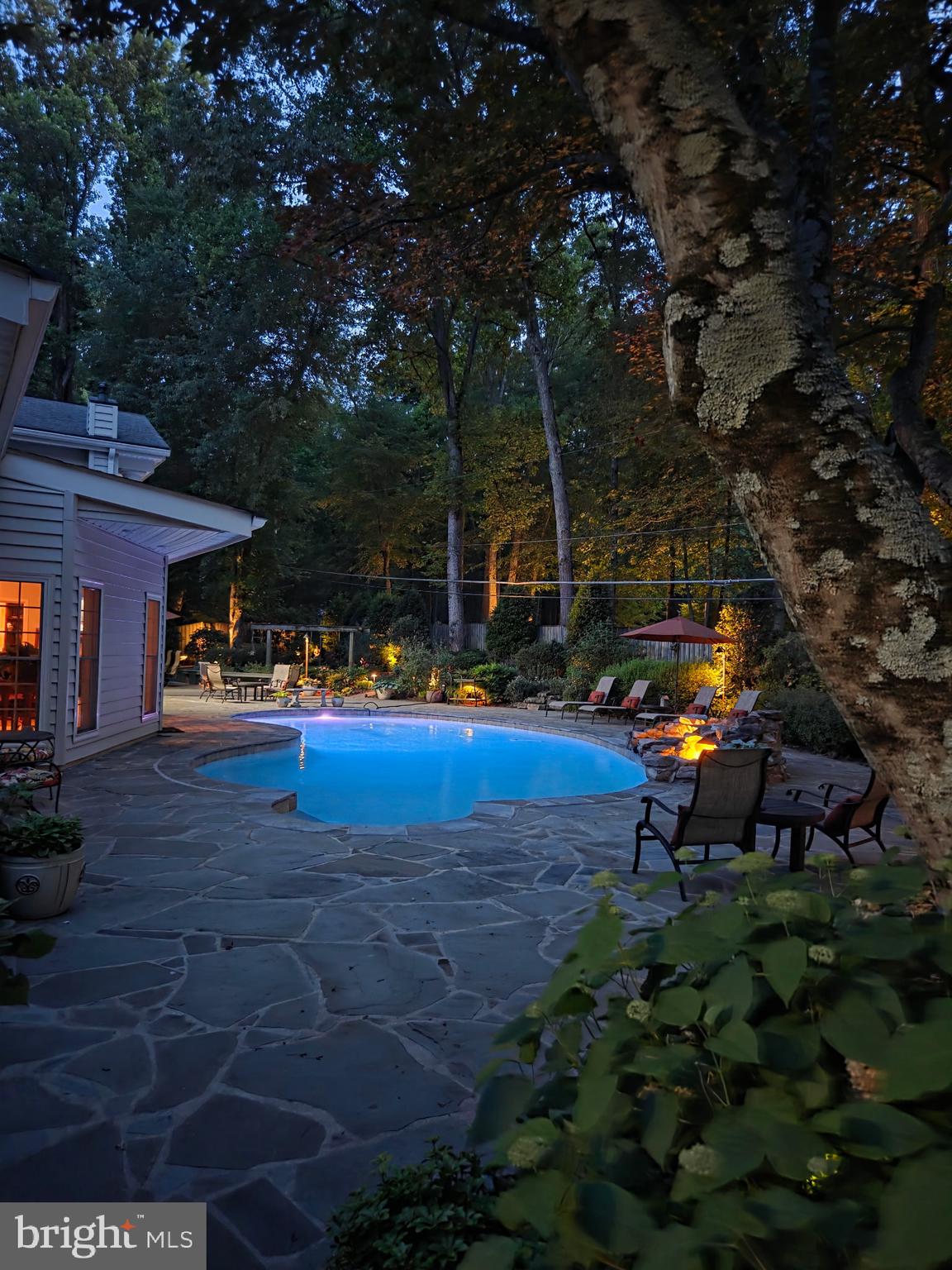 RIVERSIDE MANOR - Residential
