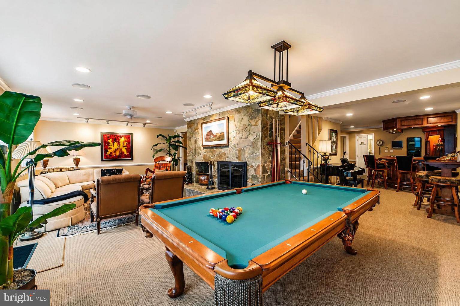 RIVERSIDE MANOR - Residential