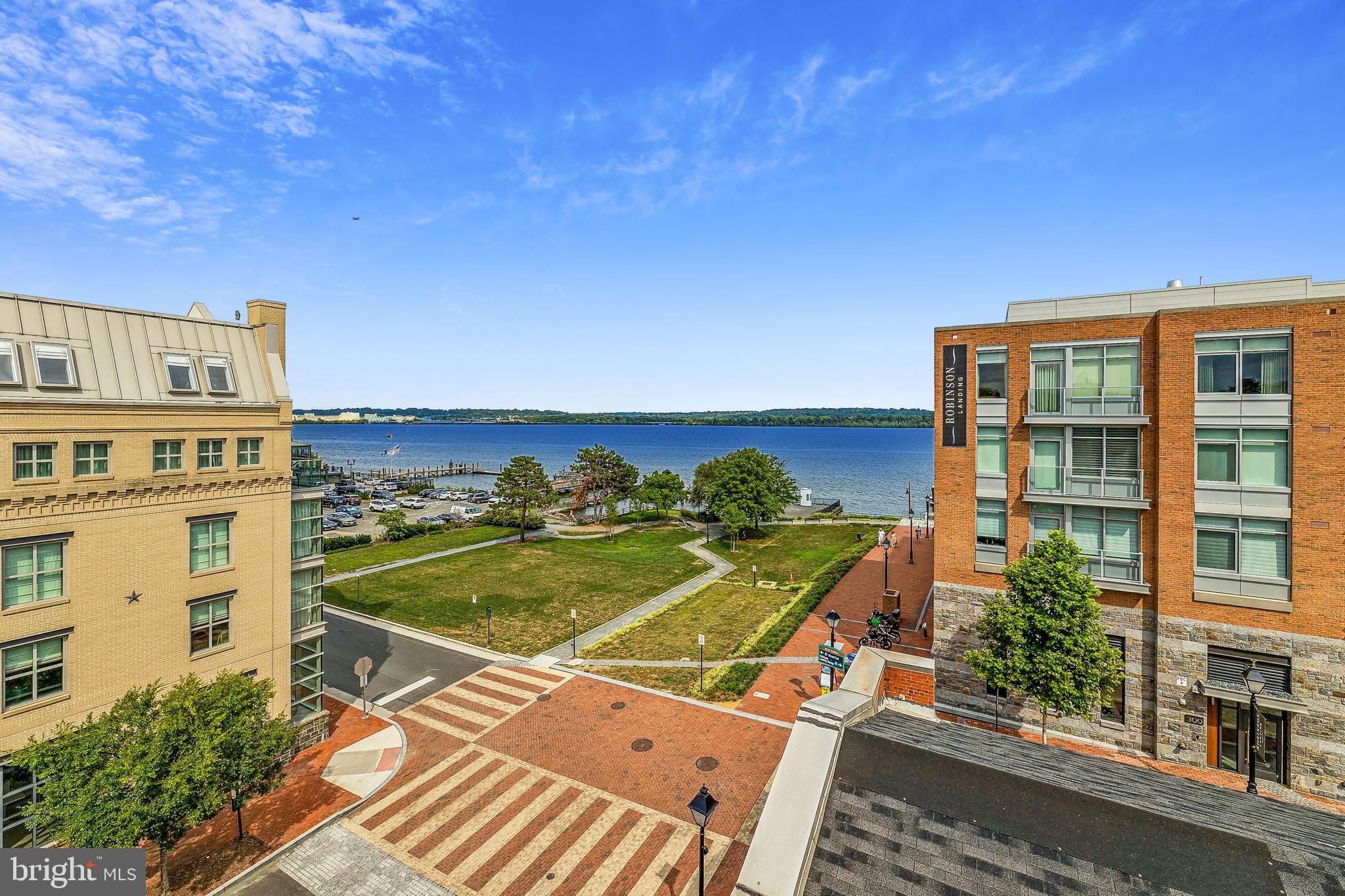 ROBINSON LANDING - Residential