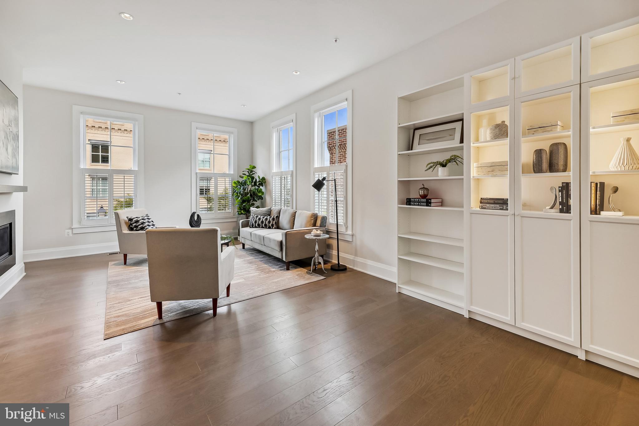 ROBINSON LANDING - Residential