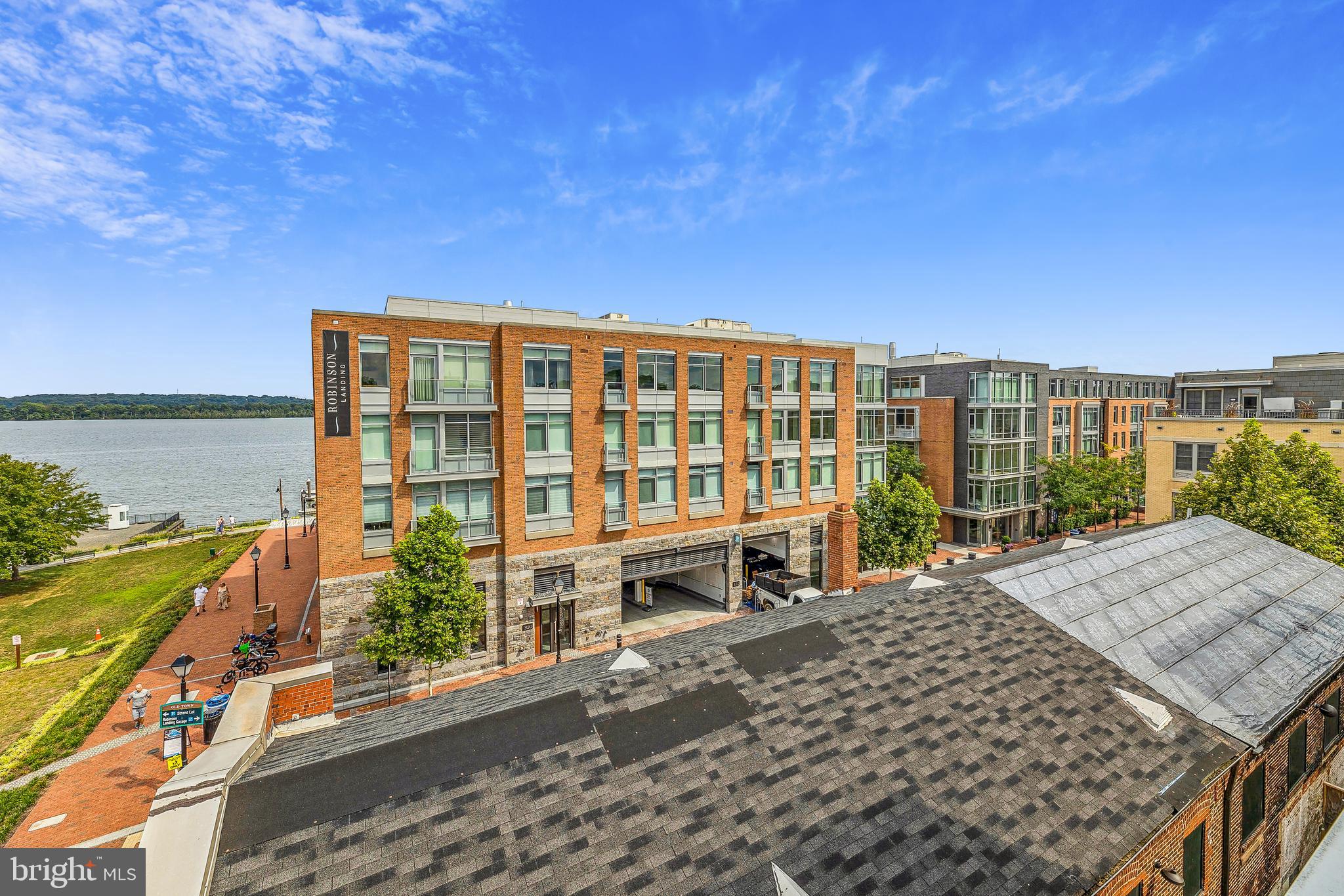 ROBINSON LANDING - Residential