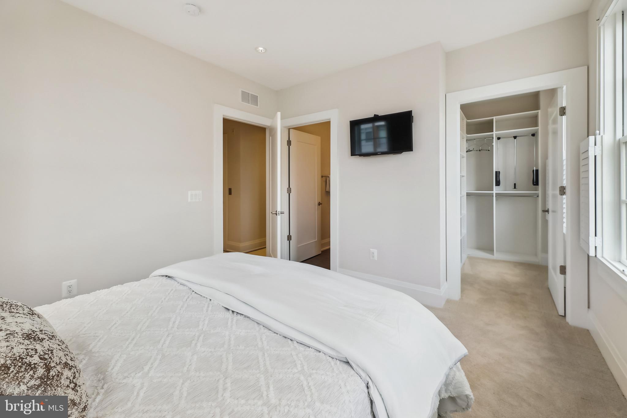 ROBINSON LANDING - Residential