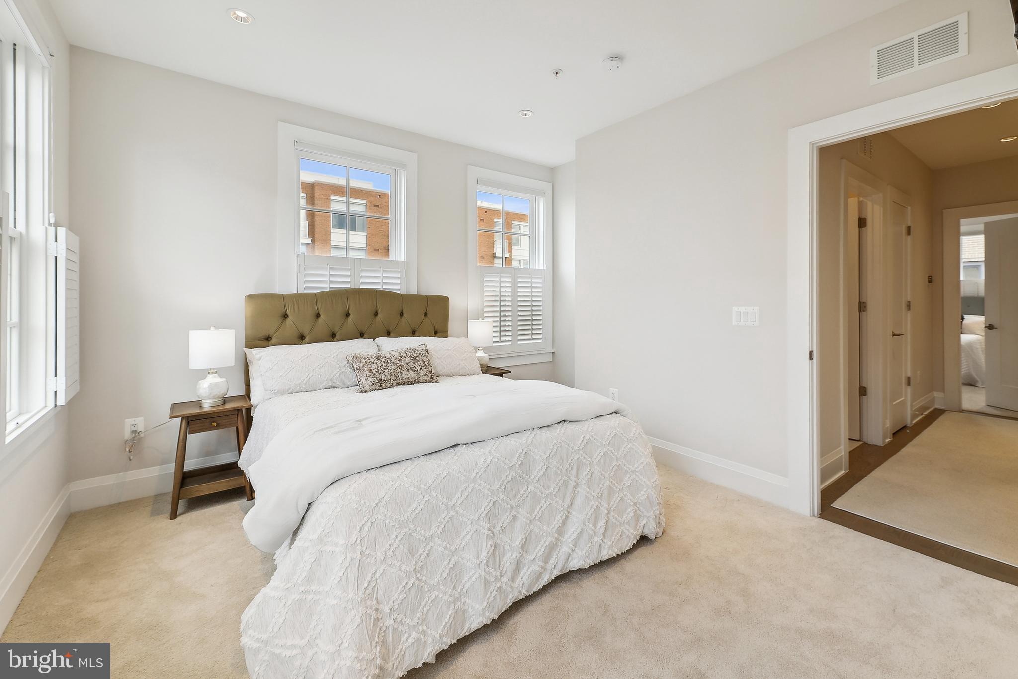 ROBINSON LANDING - Residential