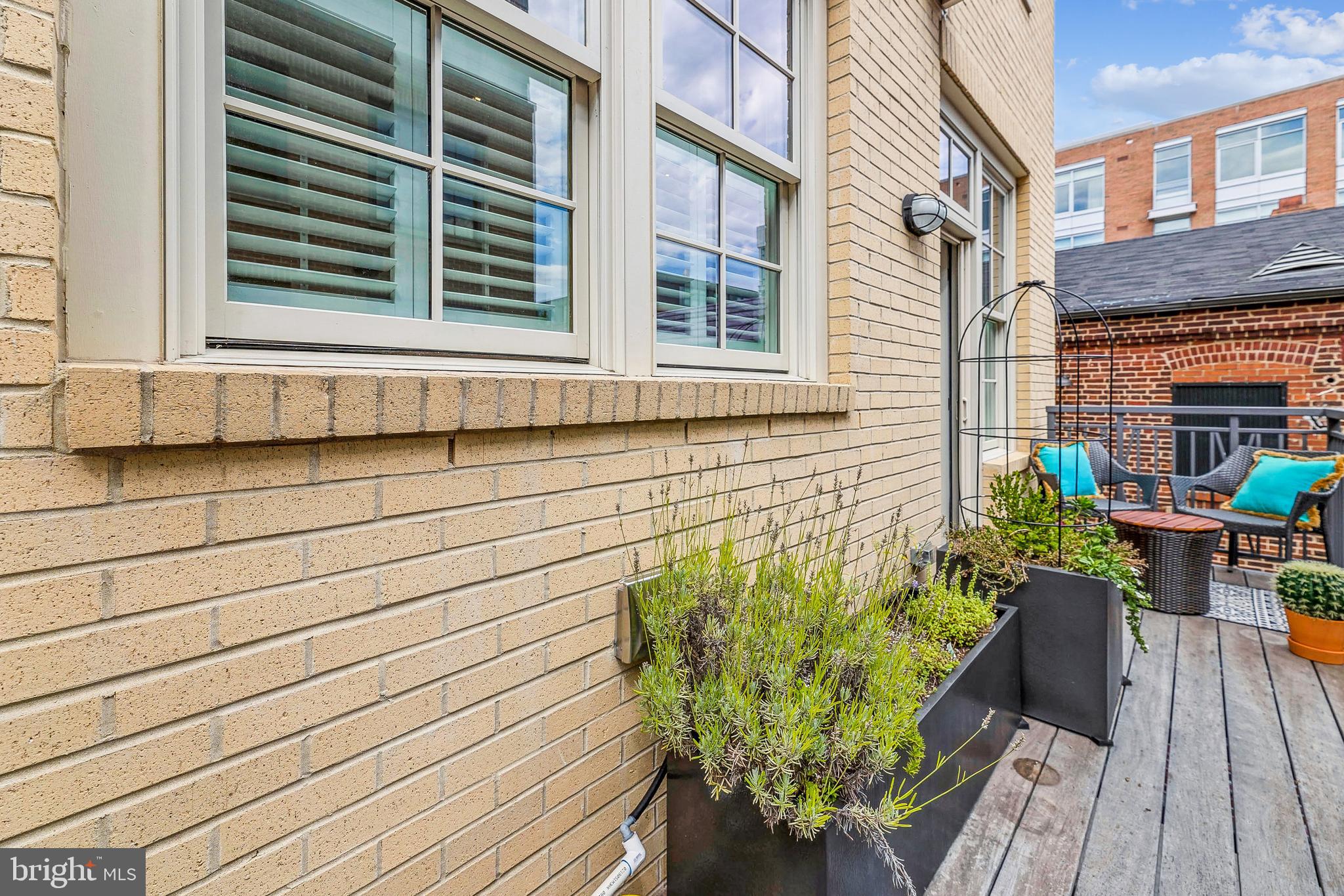 ROBINSON LANDING - Residential