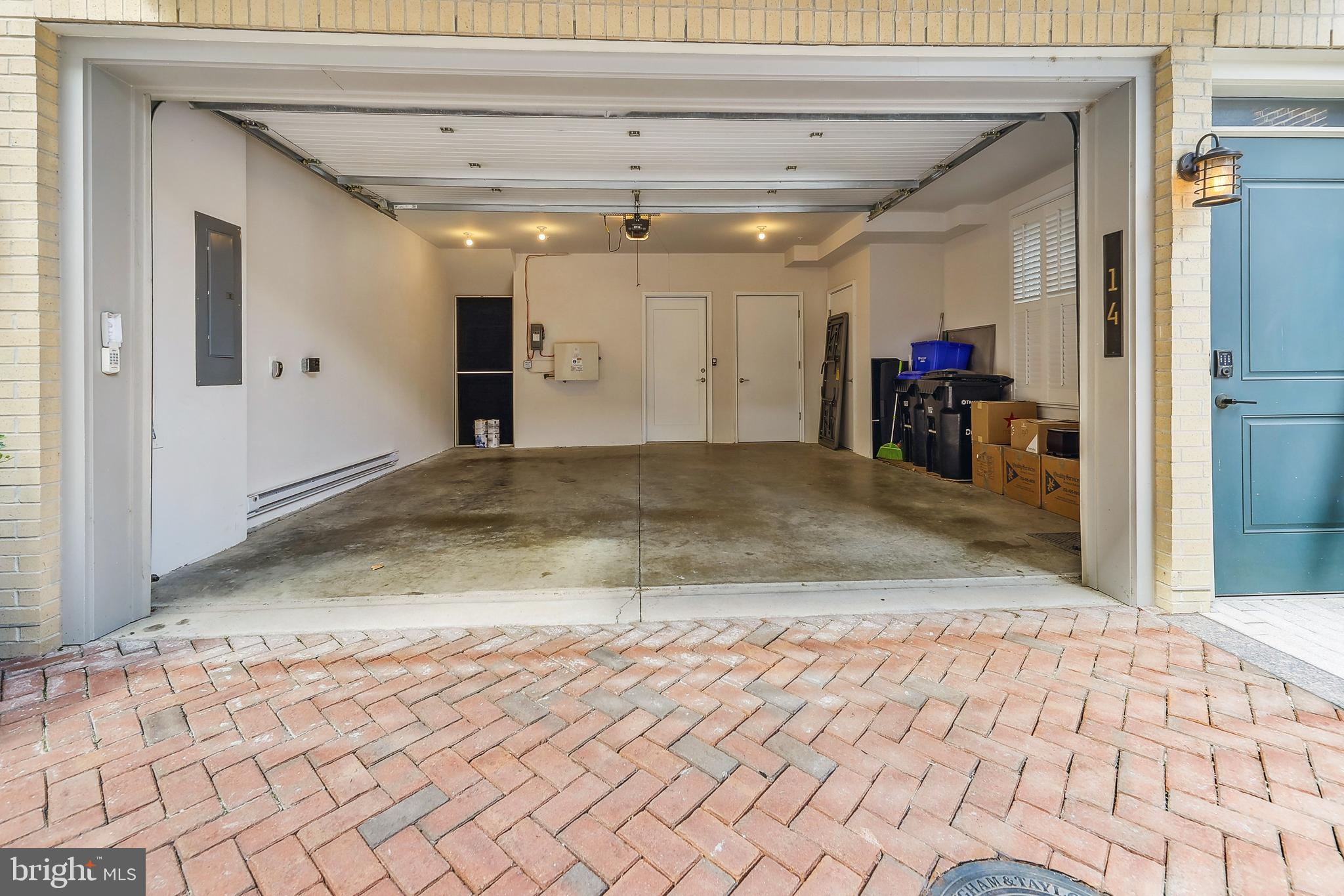 ROBINSON LANDING - Residential