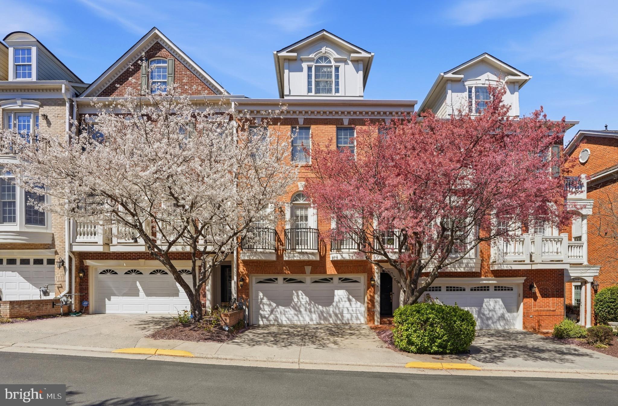 MCLEAN PLACE - Residential