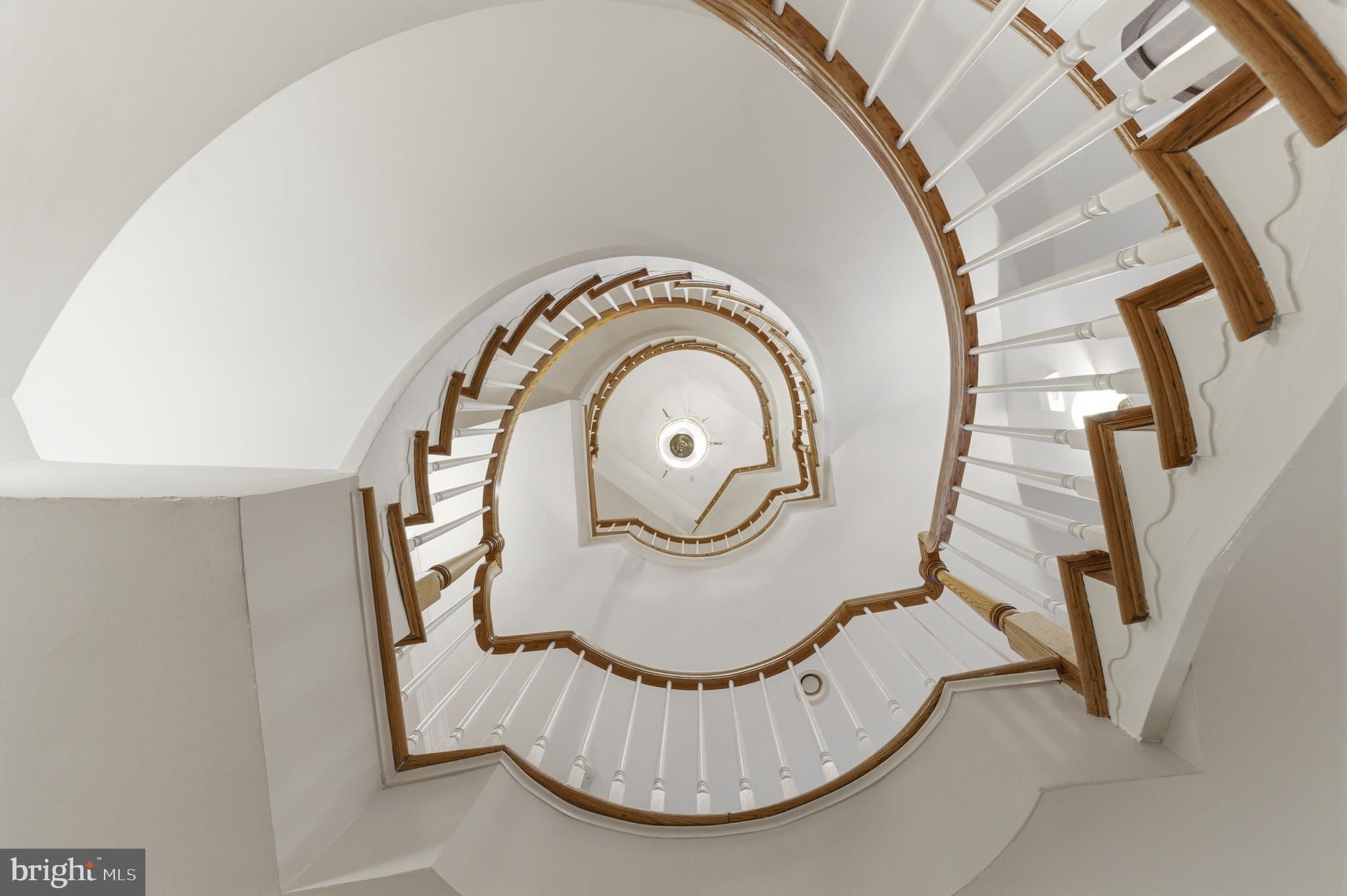 MCLEAN PLACE - Residential