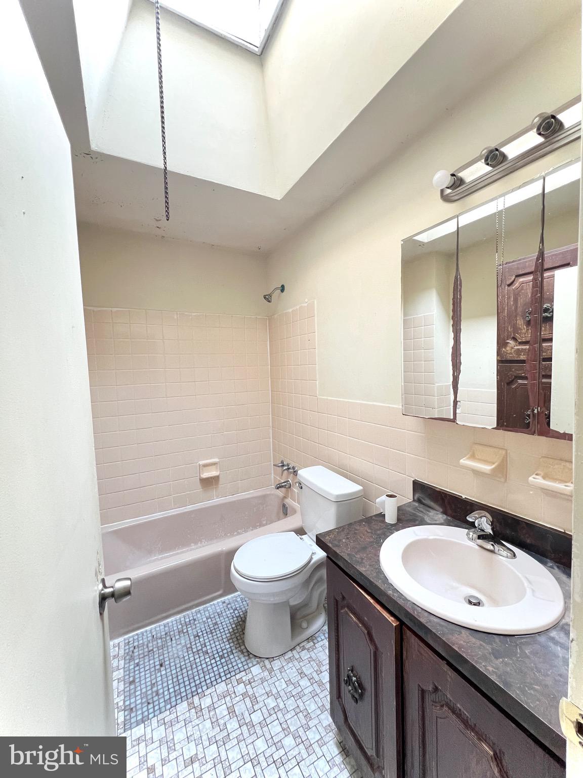 LAWNCREST - Residential