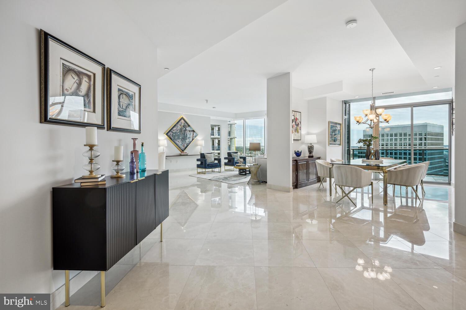 TURNBERRY TOWER - Residential