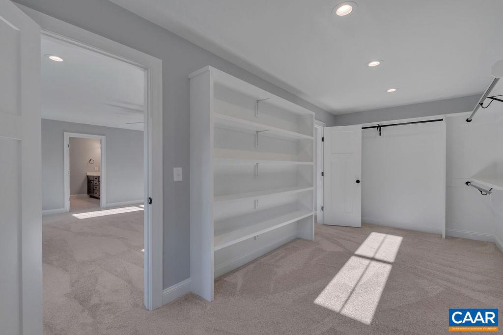 MONTGOMERY RIDGE - Residential