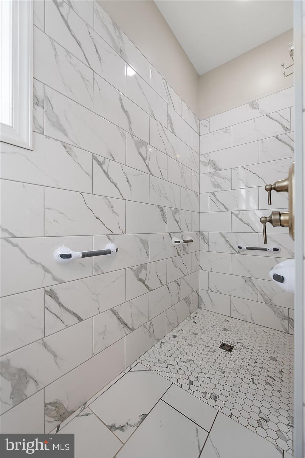 GLEN RIDDLE - Residential