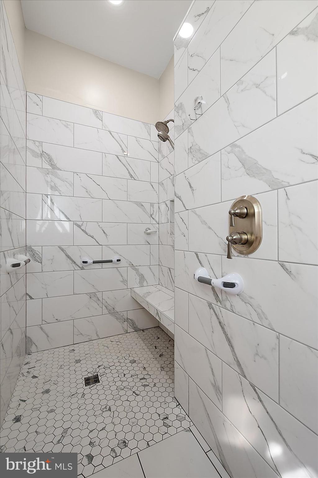 GLEN RIDDLE - Residential