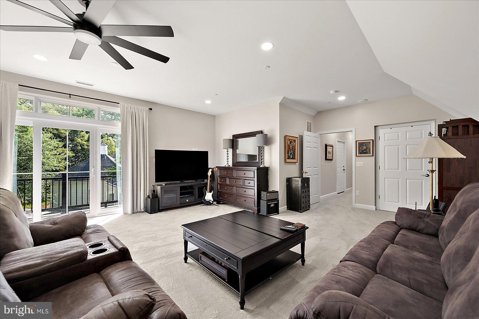 GLEN RIDDLE - Residential