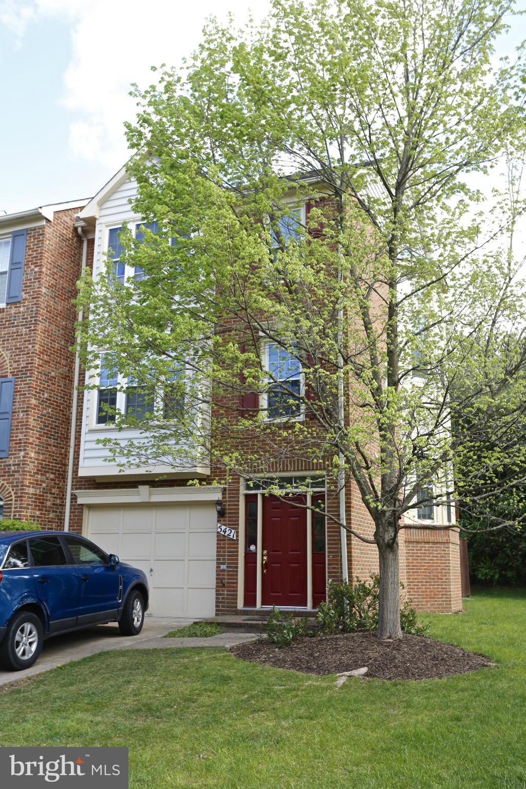 TO SUBMIT AN APPLICATION GO TO REALTYSERVICEEXPERTS.COM then to PROPERTY MANAGEMENT. Light-filled, modern end unit w/high ceilings, in very good condition, with private deck. Great location, W. Johnson School Cluster, Walk to French School, NIH, YMCA, Bethesda Trolley trail. Just minutes to 495/ 355, metro, shopping & dining. Rent includes: Pool, Gym, lawn care, outdoor tennis (year-round covered tennis courts available). New  association rules do not include cable TV anymore.