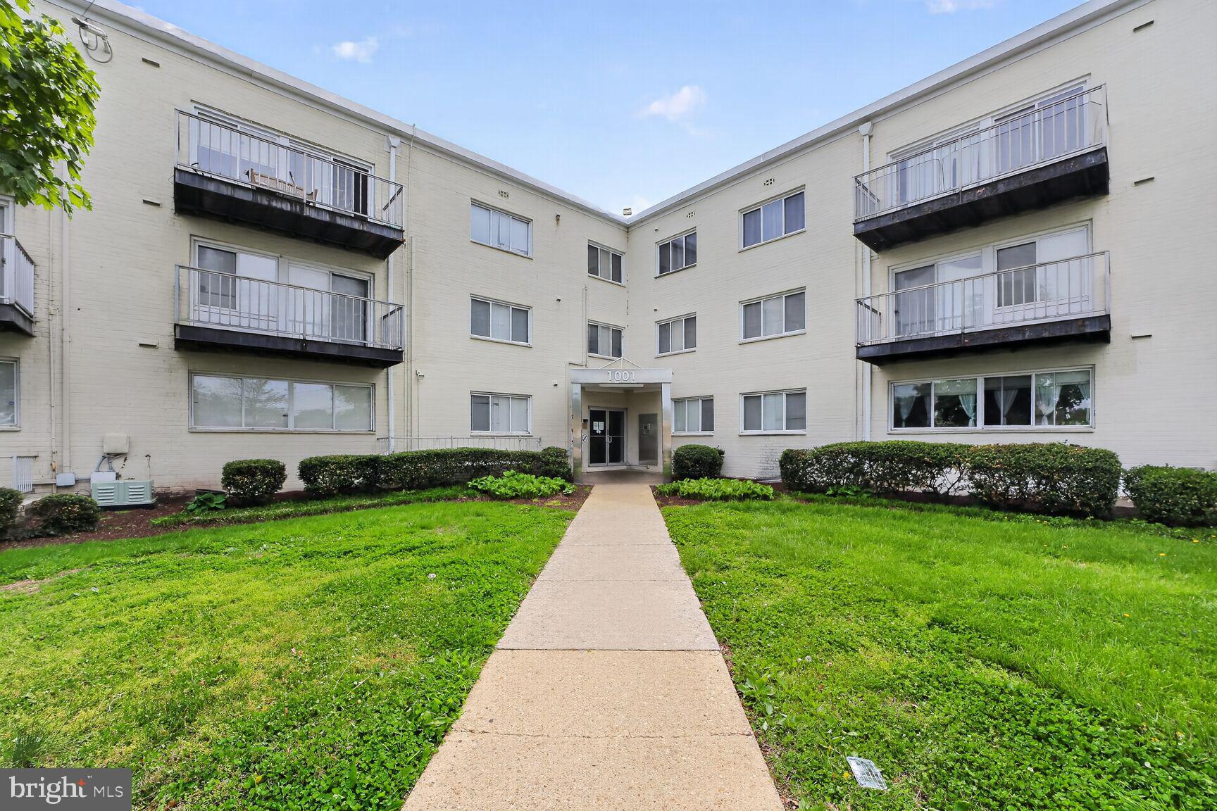 HYATTSVILLE - Residential