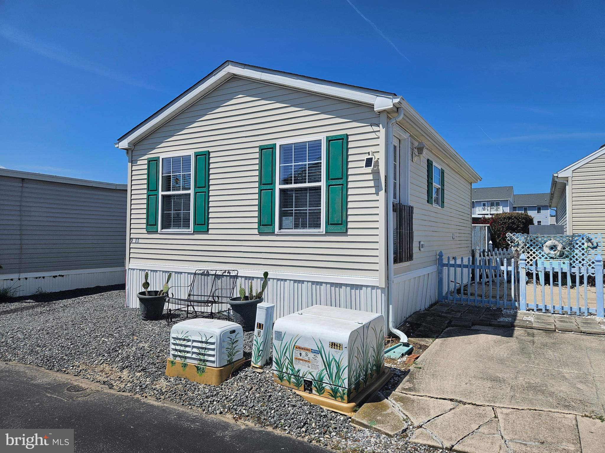 ISLE OF WIGHT TRAILER PK - Residential