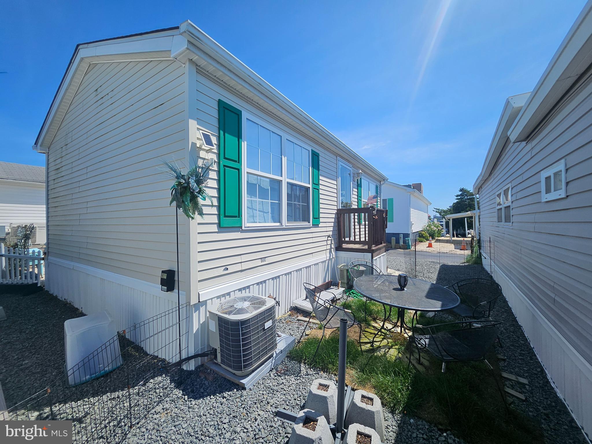 ISLE OF WIGHT TRAILER PK - Residential