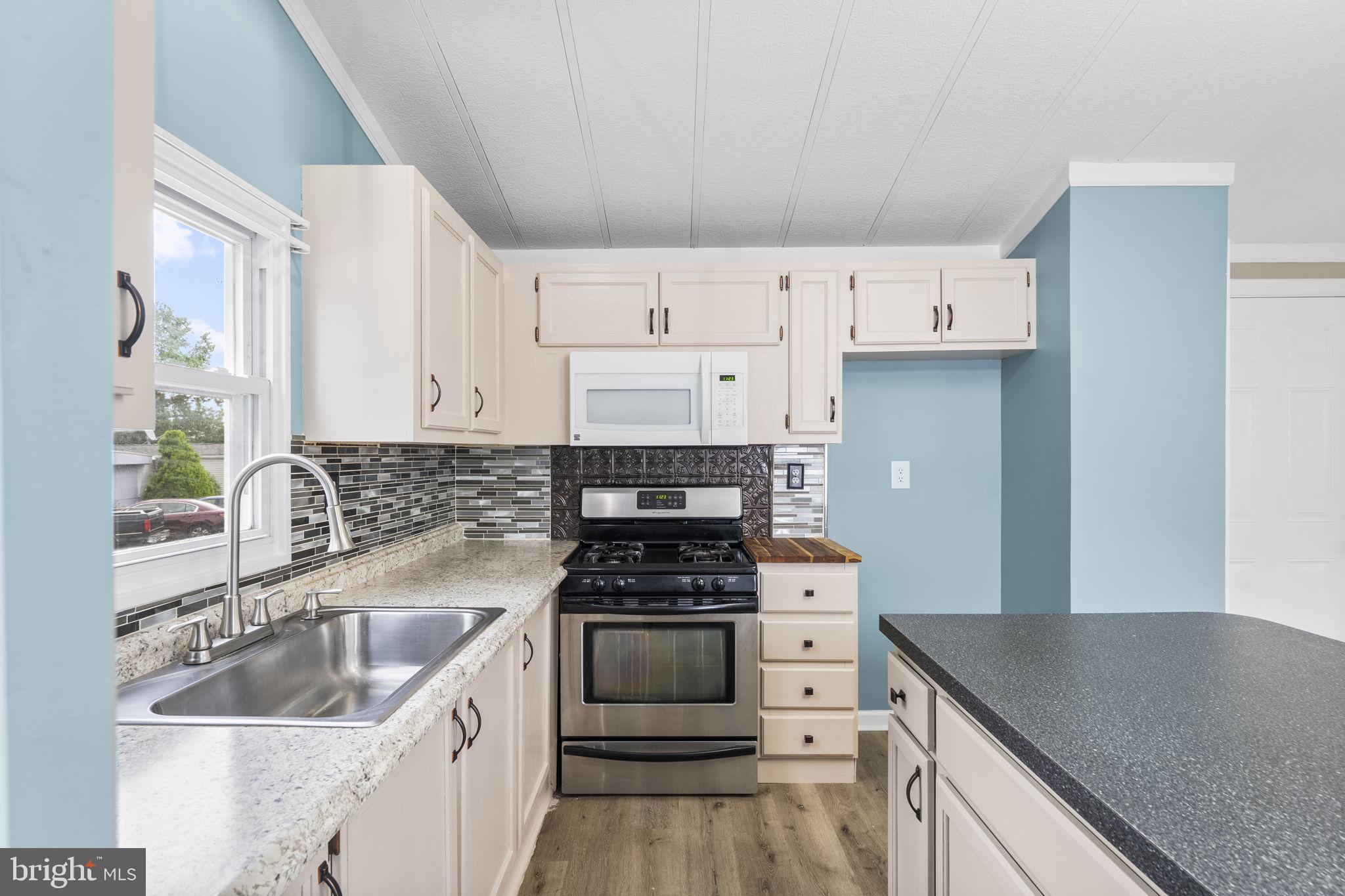 HONEY BROOK MANOR - Residential