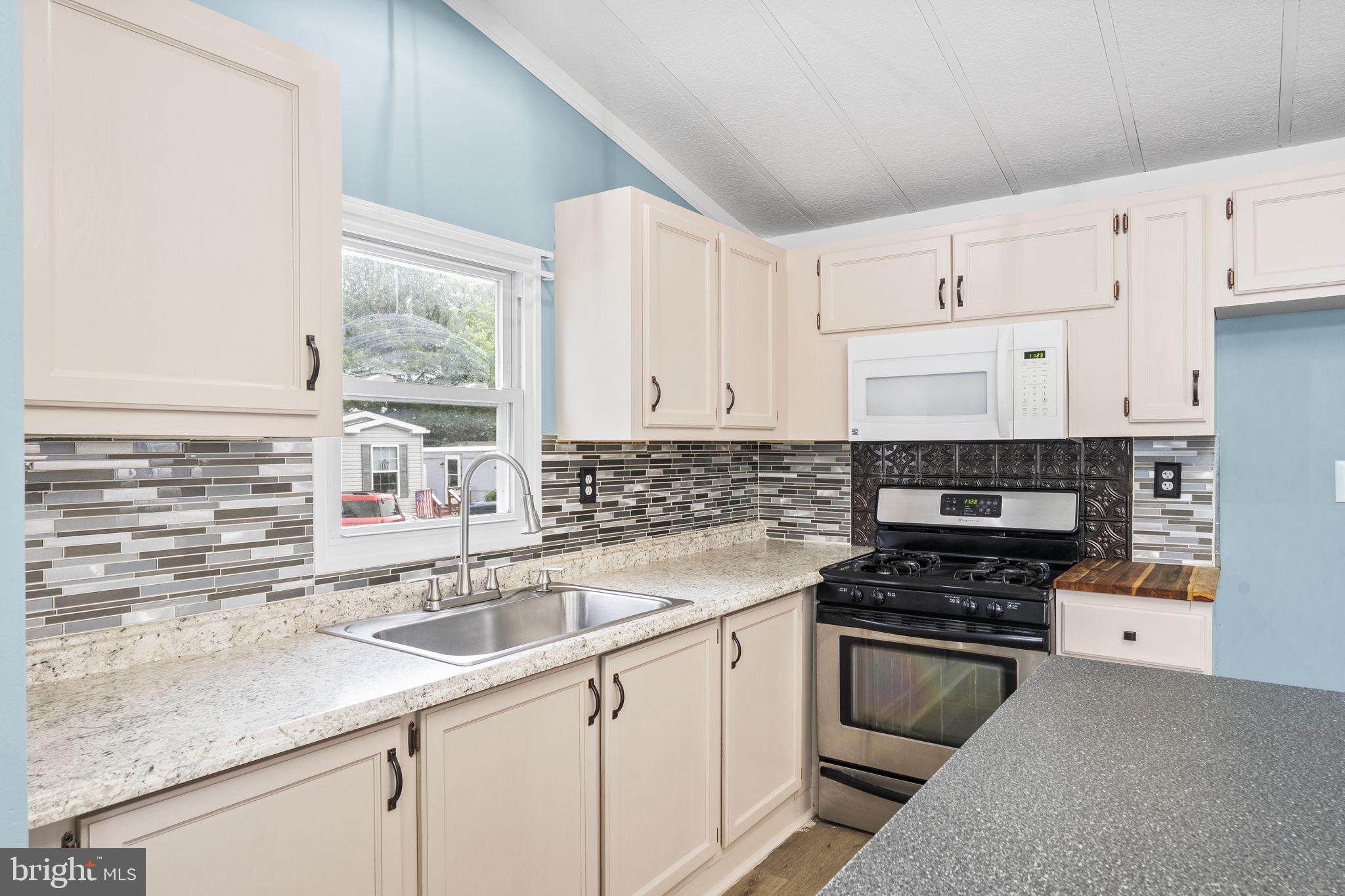 HONEY BROOK MANOR - Residential