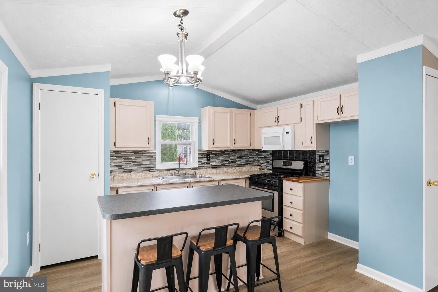 HONEY BROOK MANOR - Residential