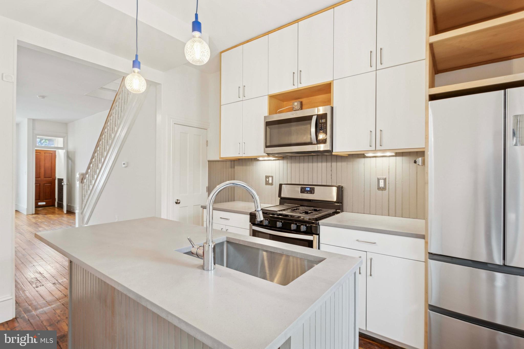 POINT BREEZE - Residential