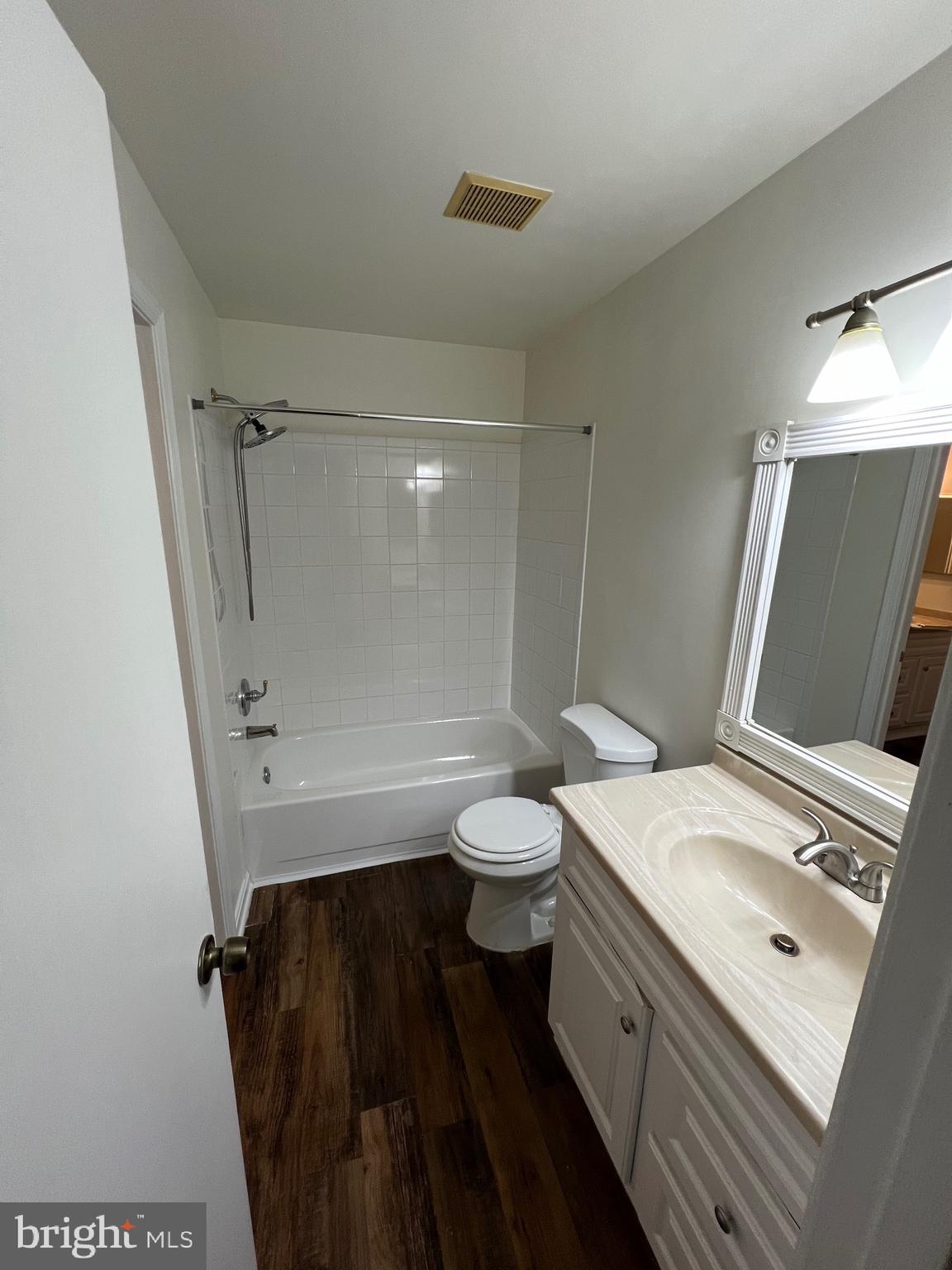LAKE RIDGE - Residential