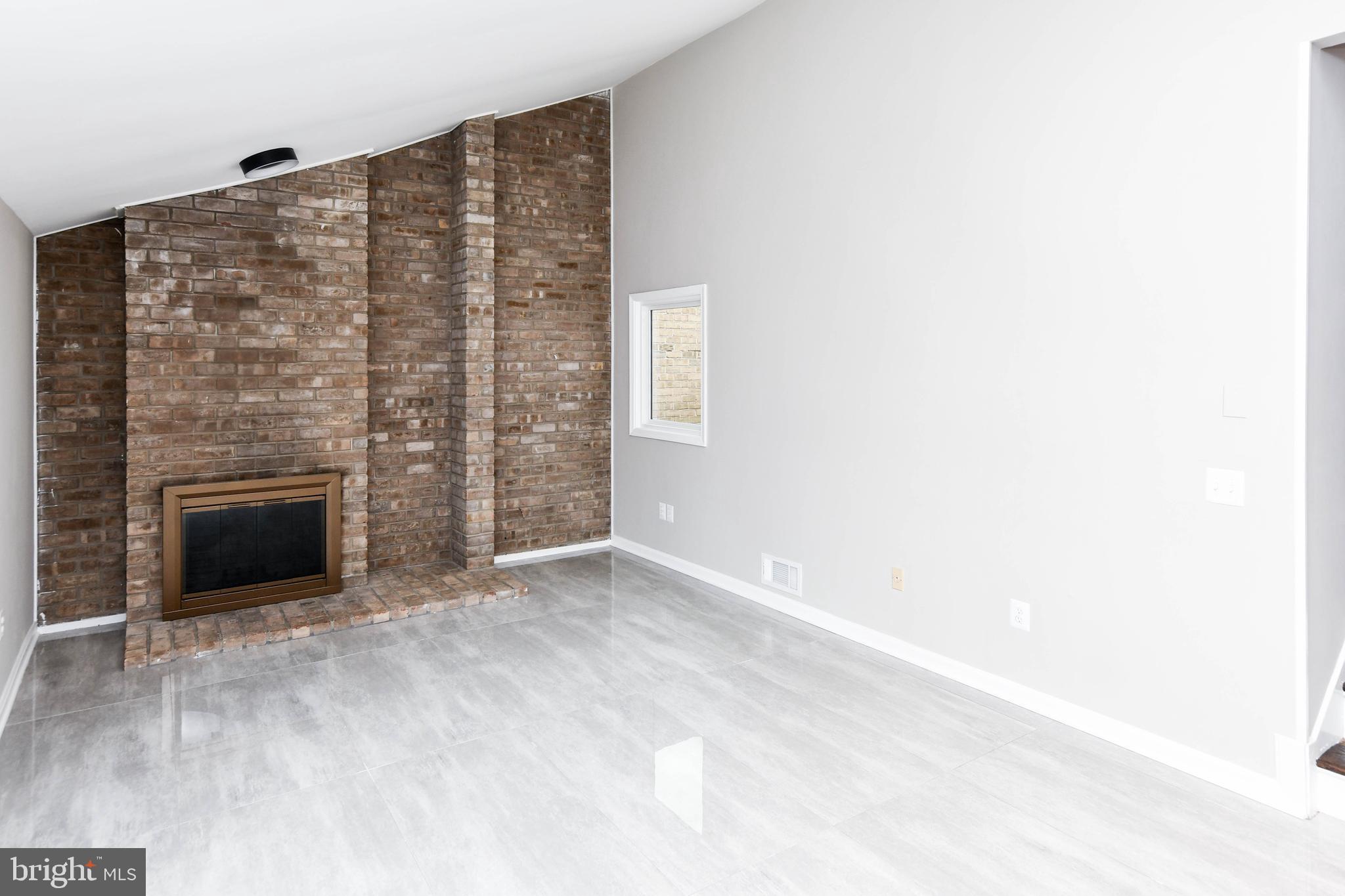 COURTS OF WHETSTONE - Residential