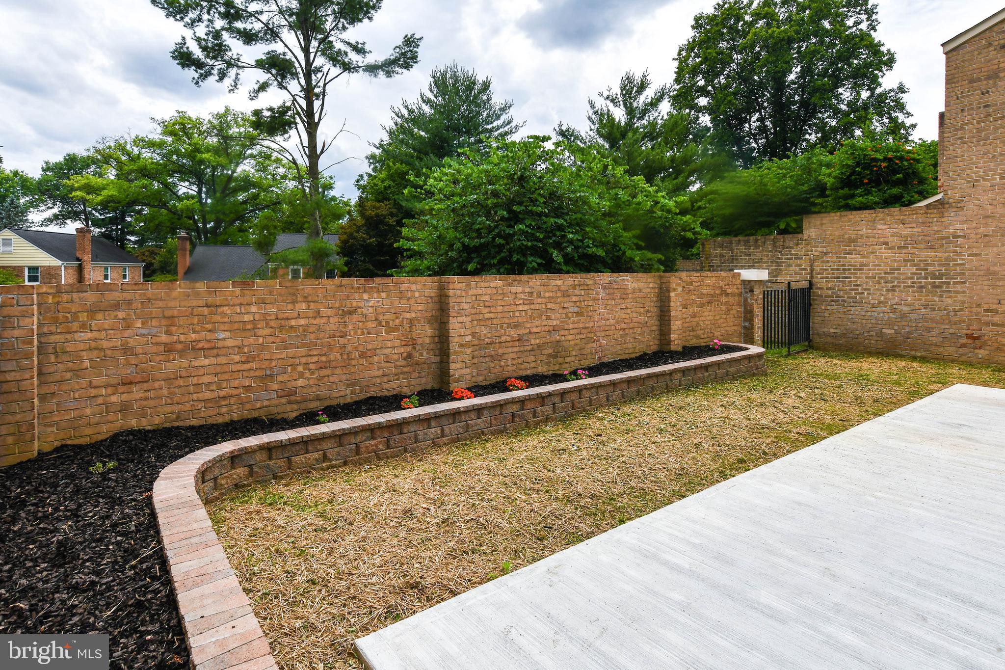 COURTS OF WHETSTONE - Residential
