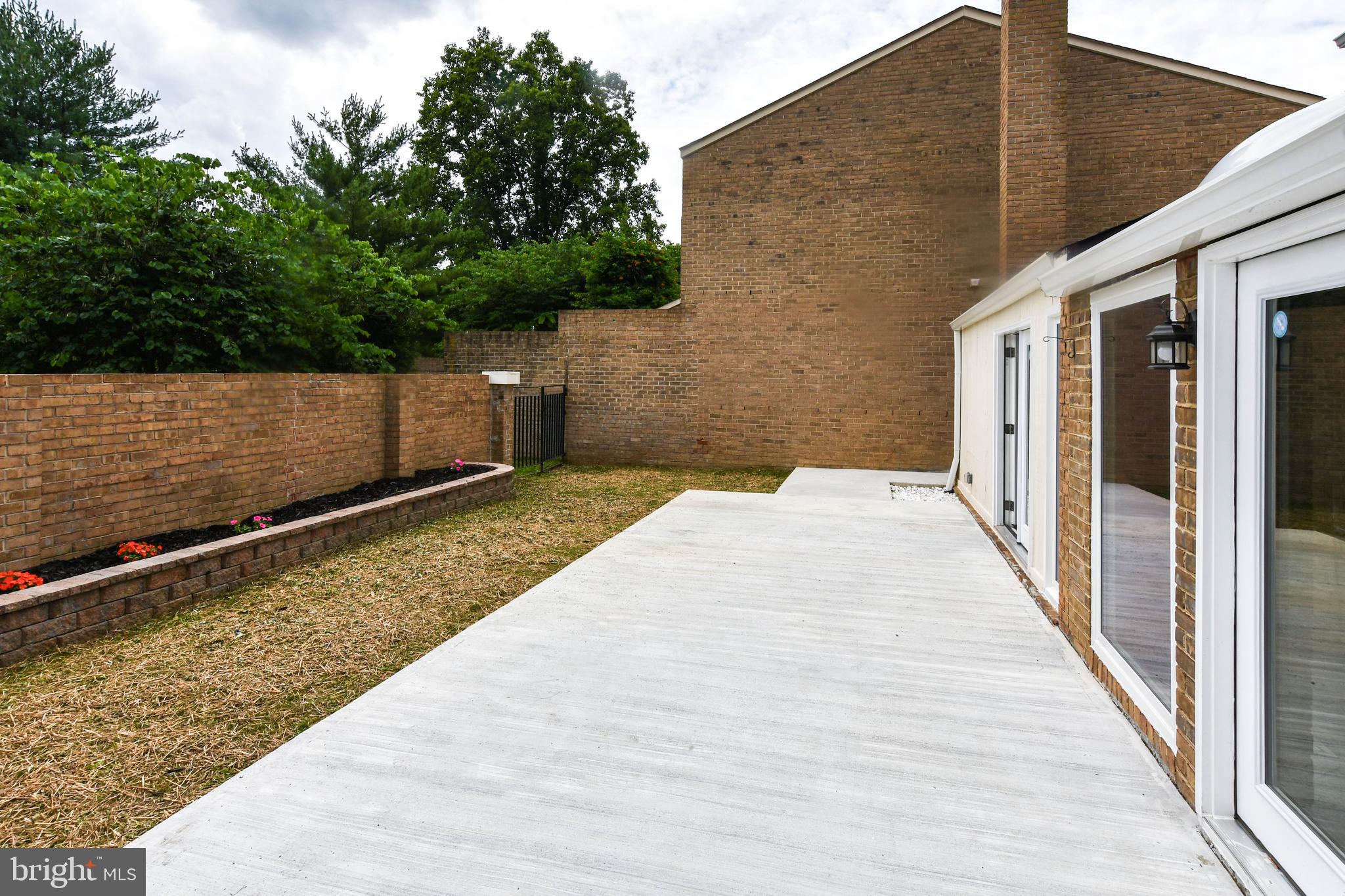 COURTS OF WHETSTONE - Residential