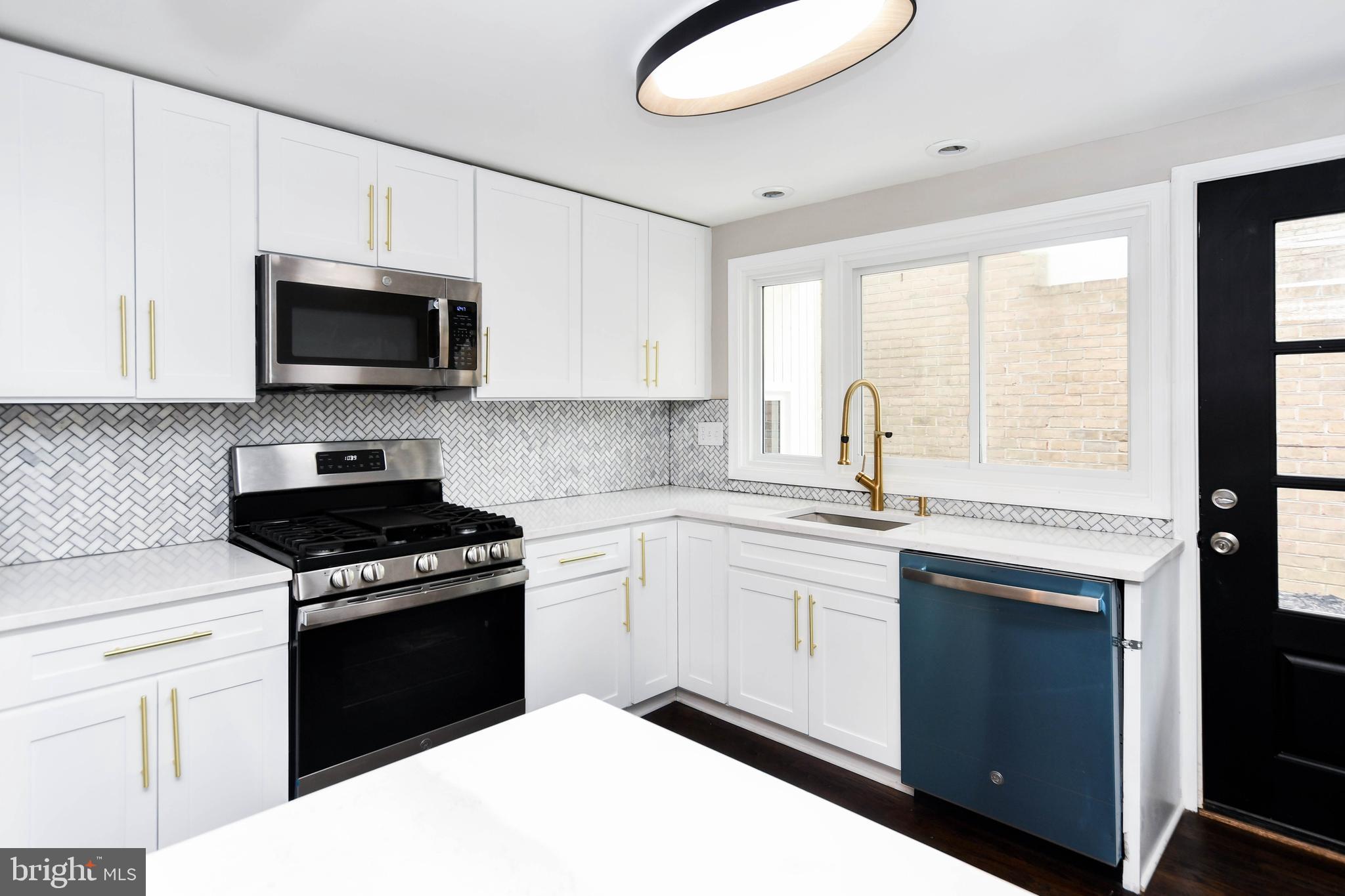 COURTS OF WHETSTONE - Residential