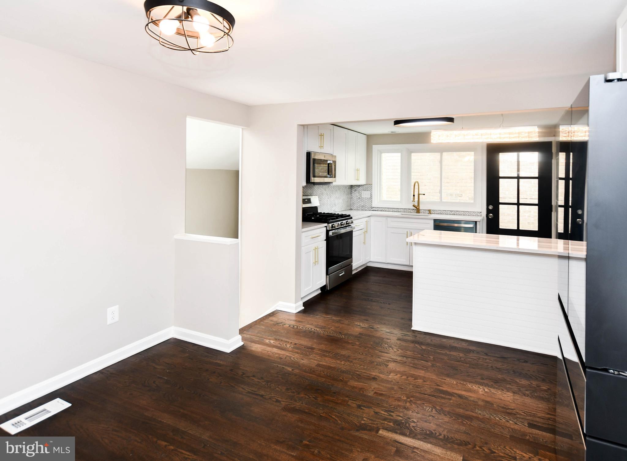 COURTS OF WHETSTONE - Residential