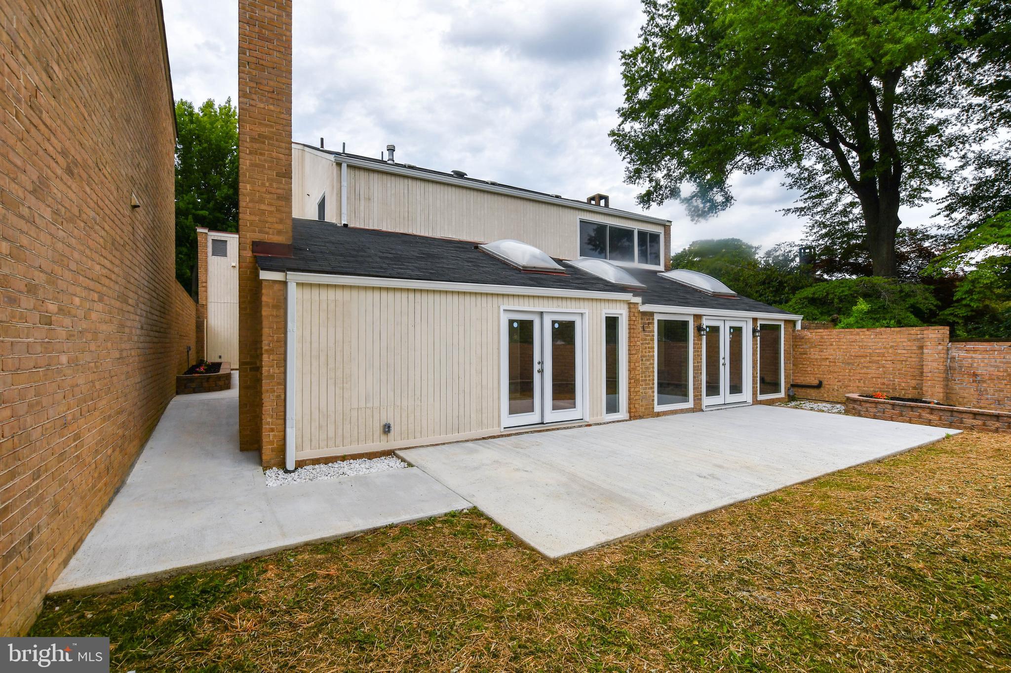 COURTS OF WHETSTONE - Residential