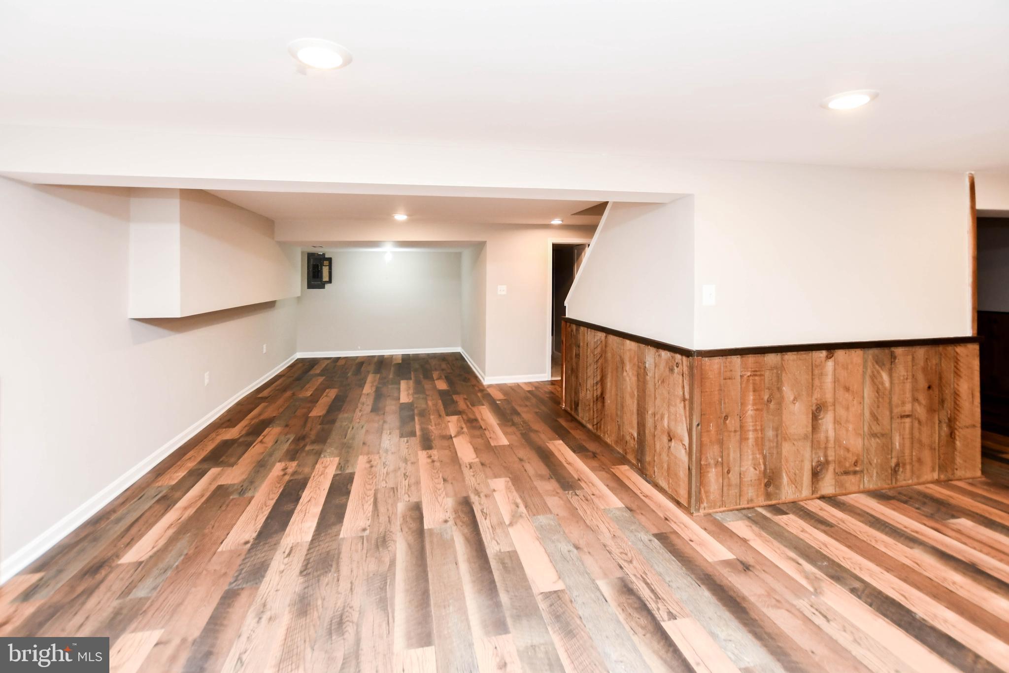 COURTS OF WHETSTONE - Residential