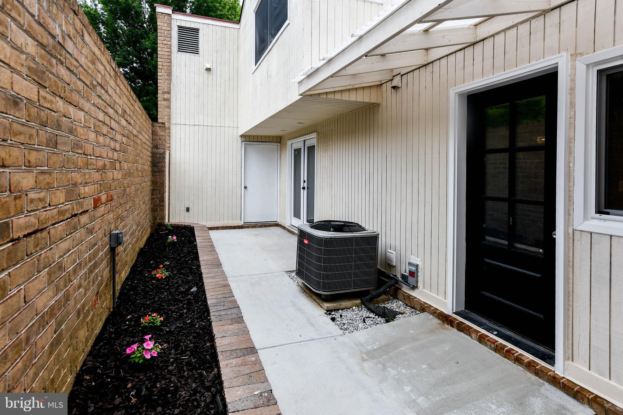 COURTS OF WHETSTONE - Residential