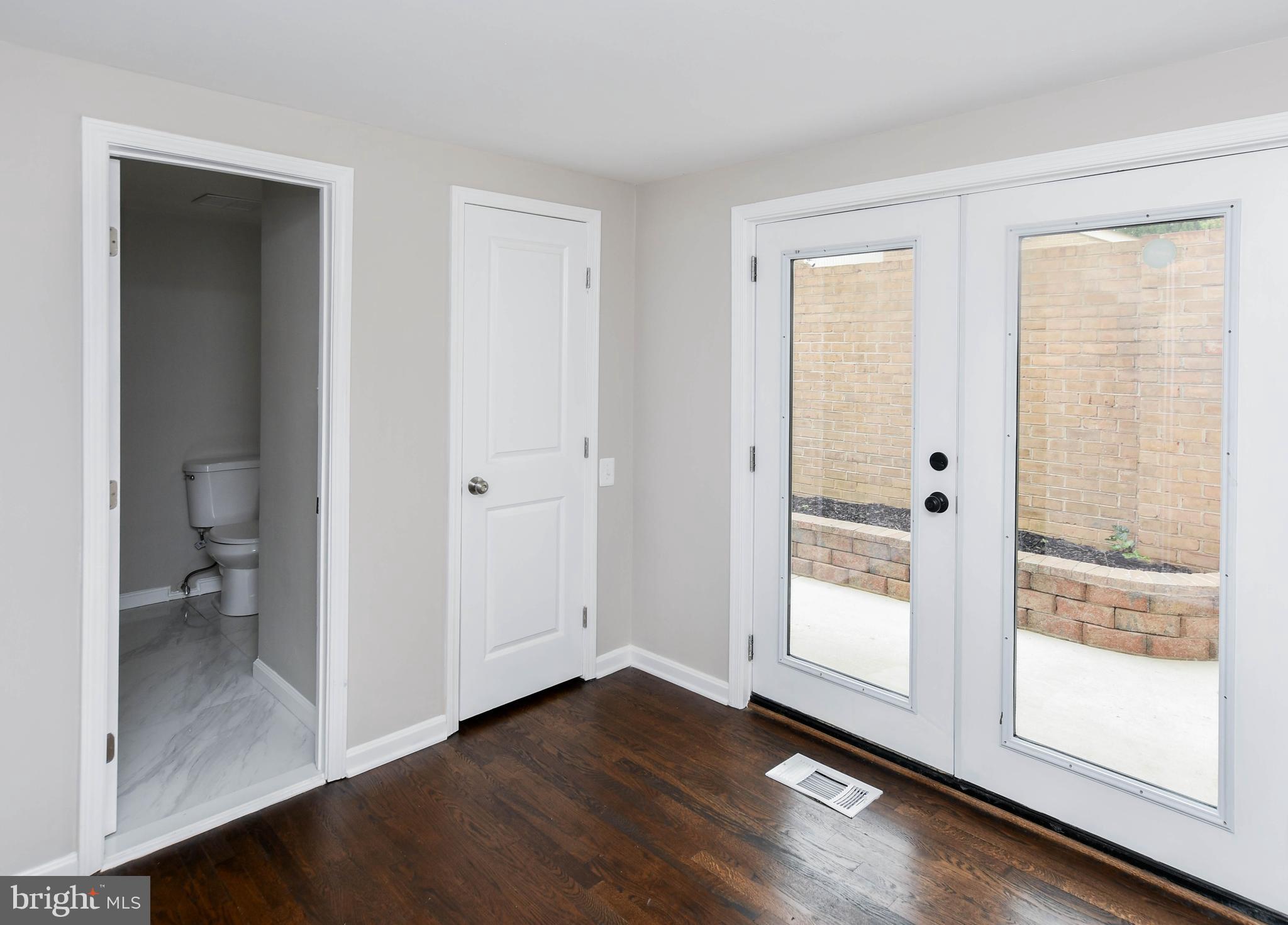 COURTS OF WHETSTONE - Residential