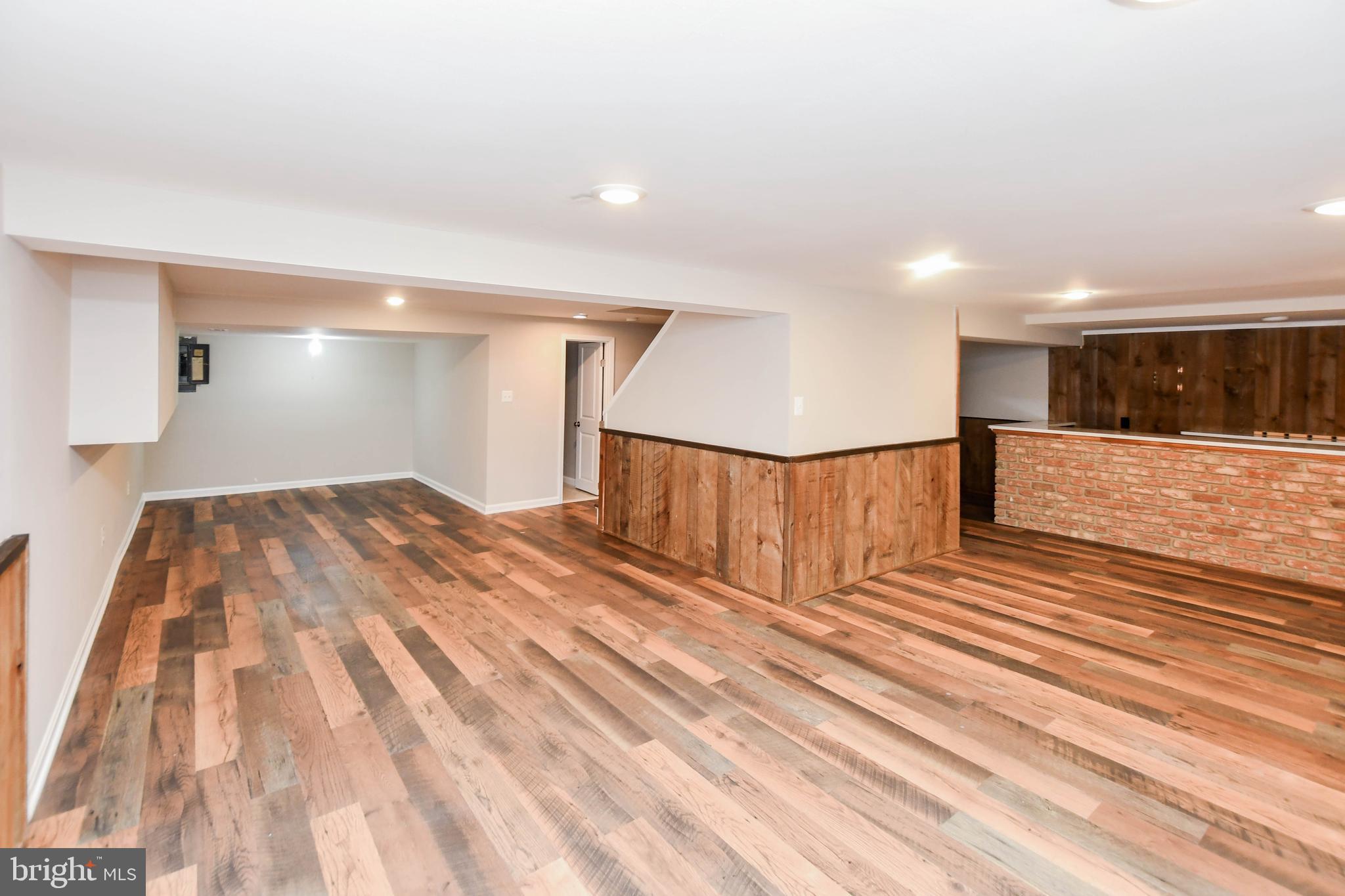 COURTS OF WHETSTONE - Residential