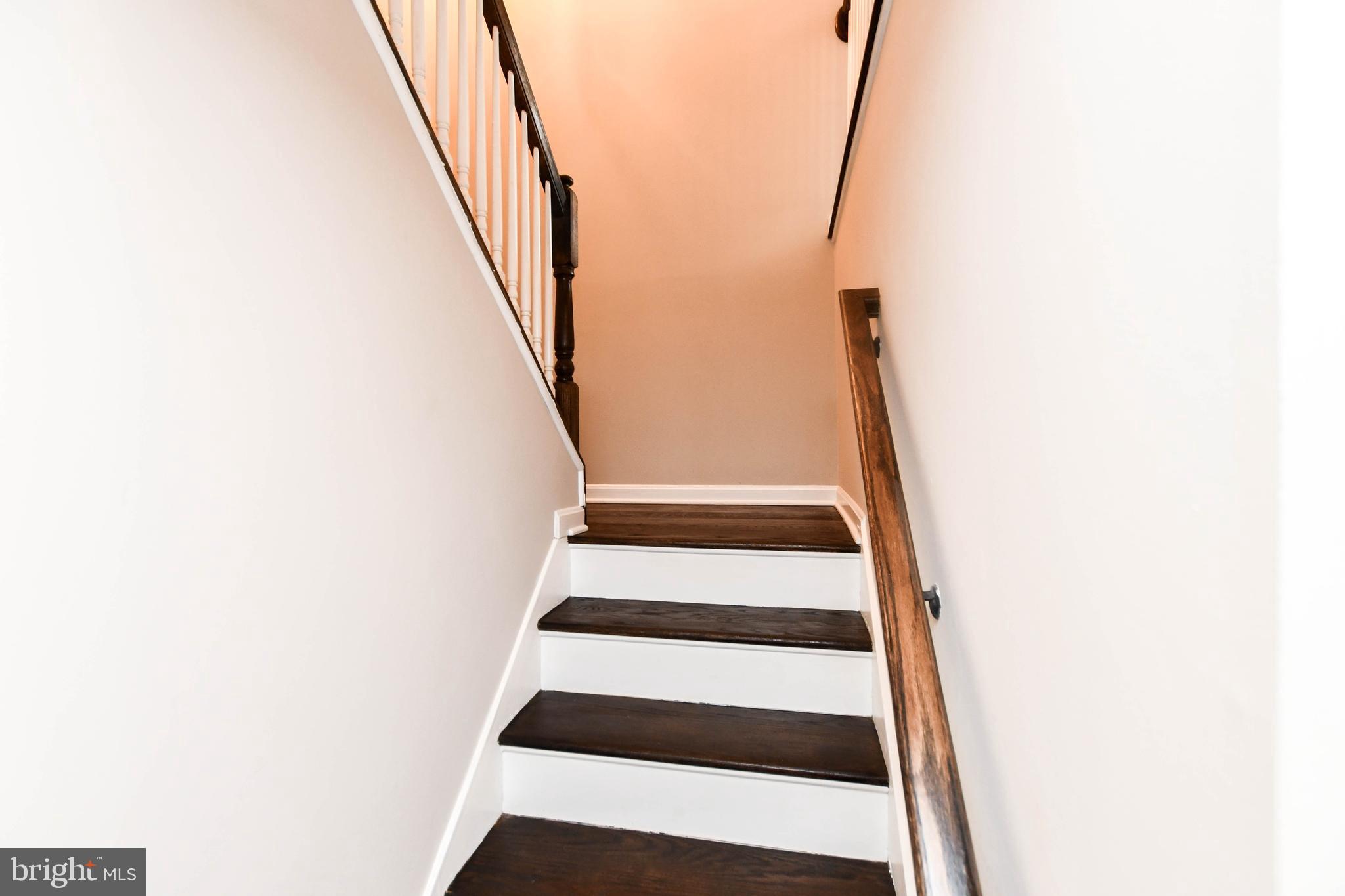 COURTS OF WHETSTONE - Residential