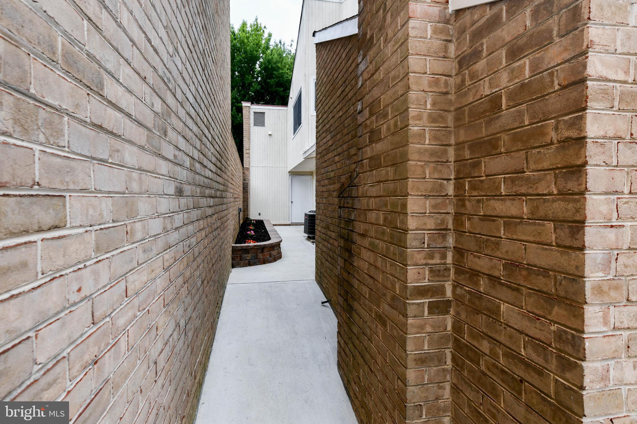 COURTS OF WHETSTONE - Residential