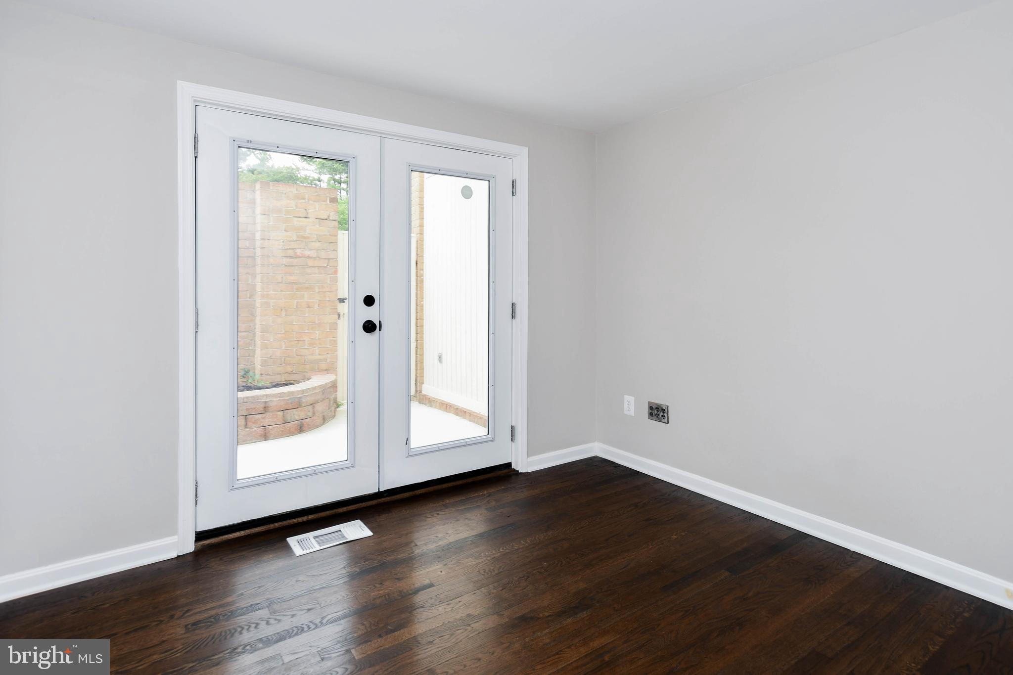 COURTS OF WHETSTONE - Residential