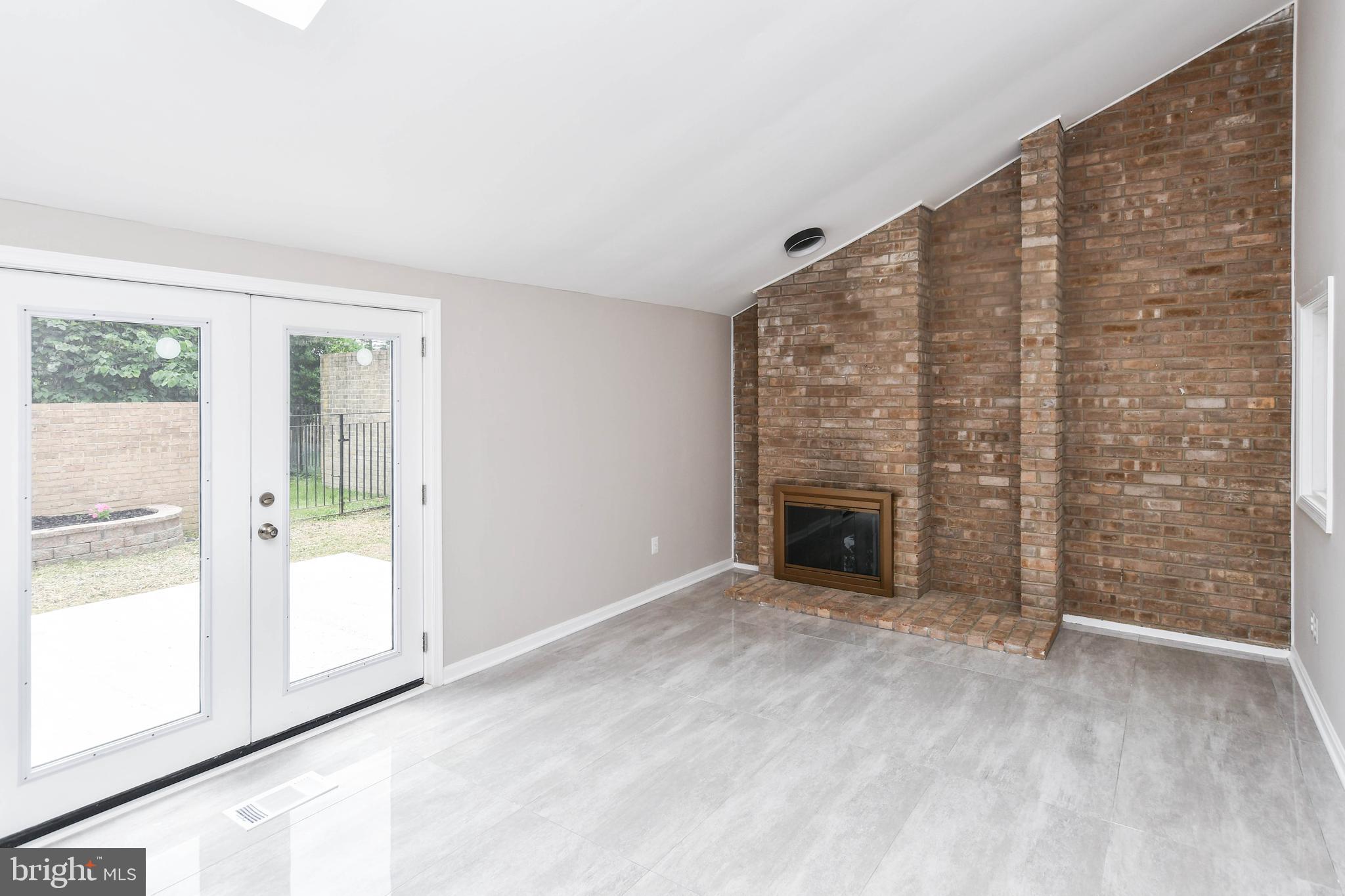 COURTS OF WHETSTONE - Residential