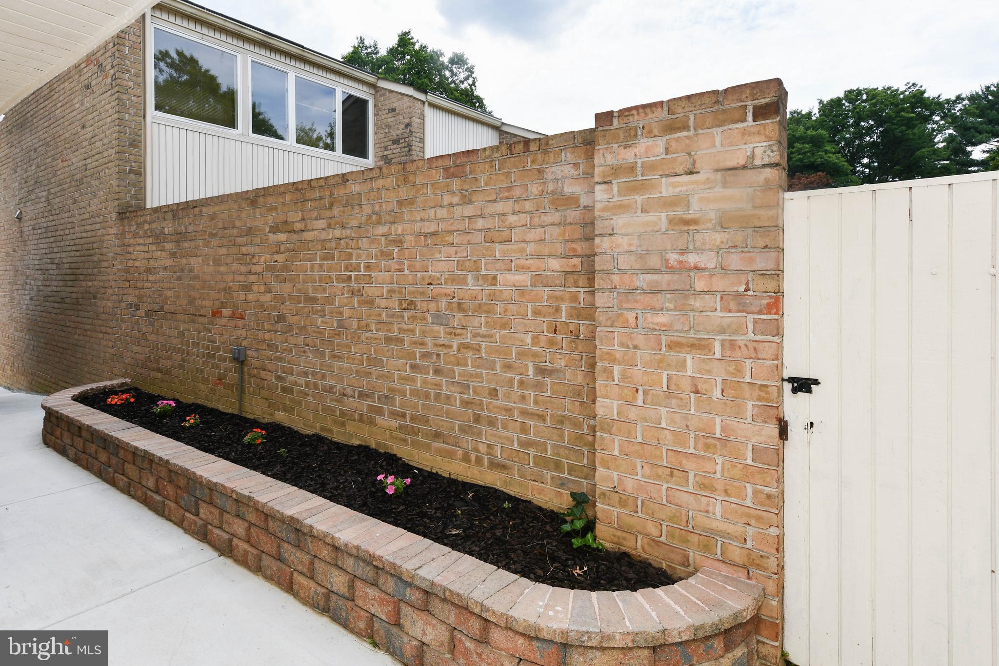 COURTS OF WHETSTONE - Residential