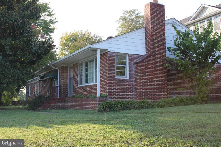 TUDOR HALL - Residential